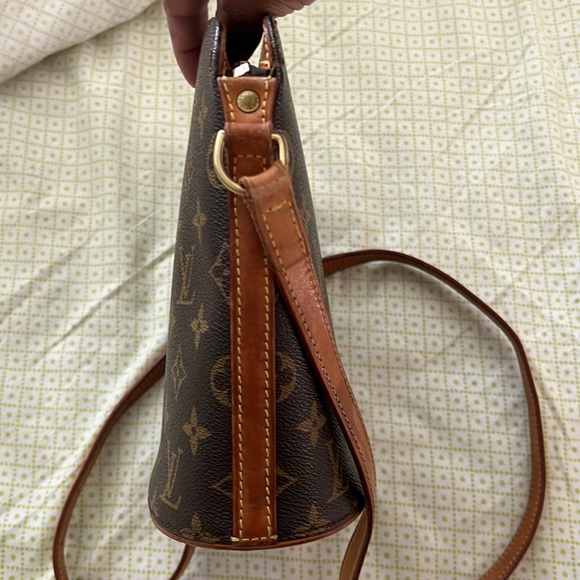 Louis Vuitton Monogram Drout crossbody bag! - Picture 9 of 9
